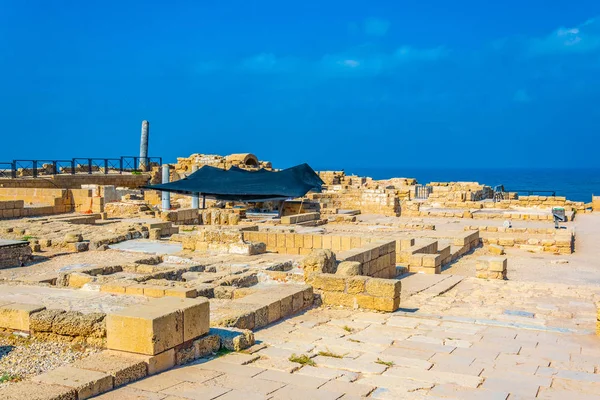 Ruinas de la antigua casa de baños en Cesarea en Israel — Foto de Stock