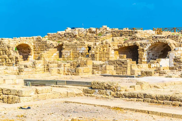 Руины древней бани в Кесарии в Израиле — стоковое фото