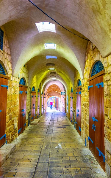 Ein geschlossener teil eines traditionellen marktes in akko, israel — Stockfoto