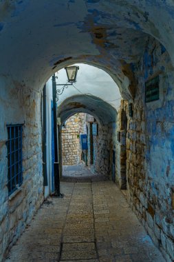 Tsfat/Safed, İsrail dar bir sokakta görünümünü