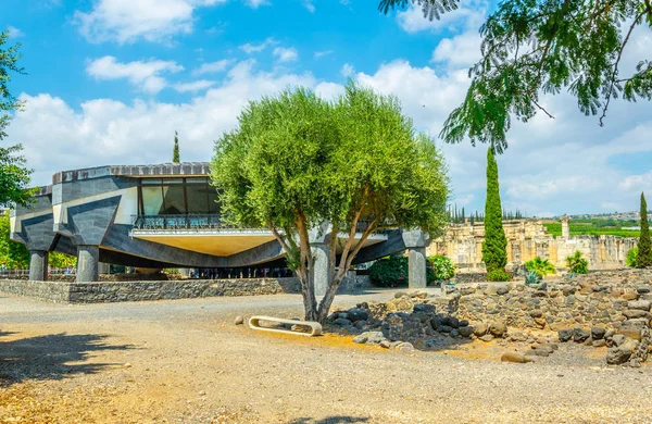 Moderne kerk binnenkant van de Capernaum complex in Israël — Stockfoto