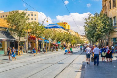 Kudüs, İsrail, 7 Eylül 2018: İnsanlar buradan geçen