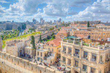 Kudüs, İsrail, 7 Eylül 2018: İnsanlar buradan geçen