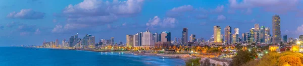 Tel Aviv, Izrael, szeptember 9-én 2018-ban: Sunset view a városkép a Tel Aviv, Izrael — Stock Fotó