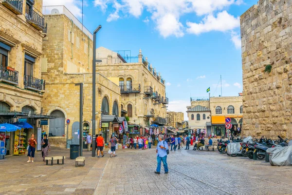 Jeruzalem, Israël, September 7, 2018: Mensen zijn richting — Stockfoto