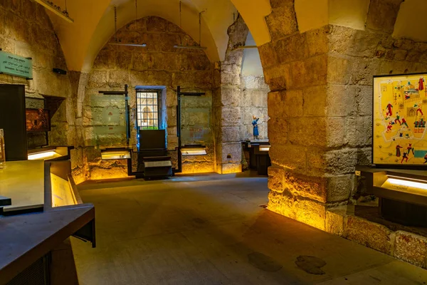 JERUSALEM, ISRAEL, SEPTEMBER 8, 2018: Historical museum inside o — Stock Photo, Image