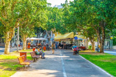 Tel Aviv, İsrail, 10 Eylül 2018: Rotschild boul görünümünü
