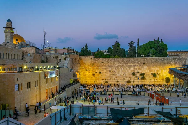 Kudüs, İsrail, 8 Eylül 2018: Gün batımı görünümü insan vardır 