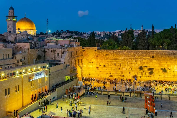 Kudüs, İsrail, 8 Eylül 2018: Gün batımı görünümü insan vardır 