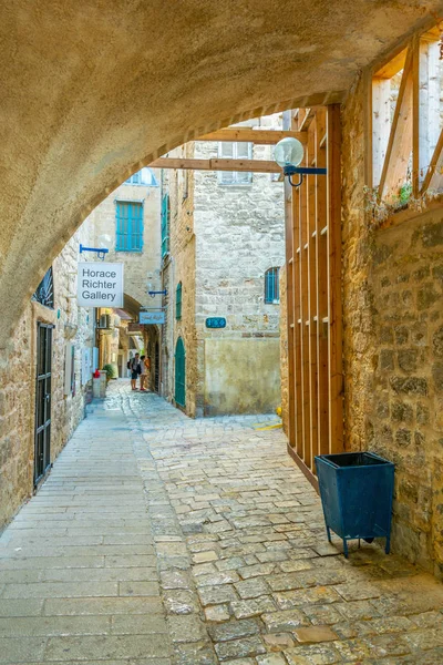 TEL AVIV, ISRAELE, 9 SETTEMBRE 2018: Strada stretta nel vecchio al — Foto Stock