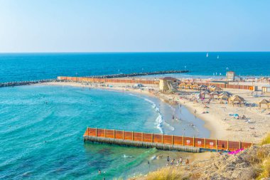 Tel Aviv, İsrail, 10 Eylül 2018: İnsanlar bir sunn tadını çıkarıyor