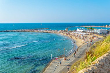 Tel Aviv, İsrail, 10 Eylül 2018: İnsanlar bir sunn tadını çıkarıyor