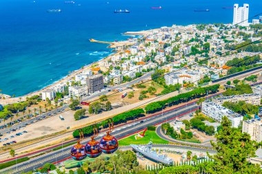 Haifa, İsrail, 11 Eylül 2018: Cable car getirerek turist t