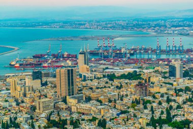 Haifa, İsrail, 11 Eylül 2018: Gün batımı görünümü Haifa bağlantı noktası,