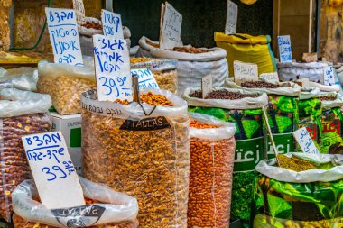 Acre, İsrail, 12 Eylül 2018: fındık geleneksel stree sattı
