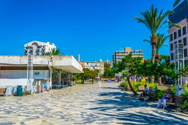 Haifa, İsrail, 11 Eylül 2018: İnci dar bir sokakta görünümünü — Stok fotoğraf