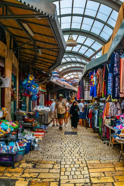 Acre, Israel, 12 September 2018: Traditionell gatumarknad i A — Stockfoto