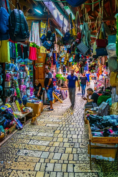 Acre, Israel, 12 September 2018: Traditionell gatumarknad i A — Stockfoto