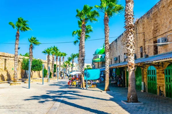 ACRE, ISRAEL, 12 DE SEPTIEMBRE DE 2018: Calle frente a al Jazzar m — Foto de Stock