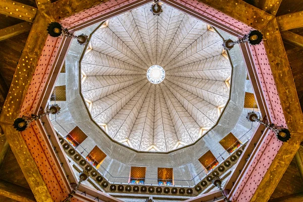 Nazareth (Israël), 13 September 2018: Interieur van de basiliek van een — Stockfoto