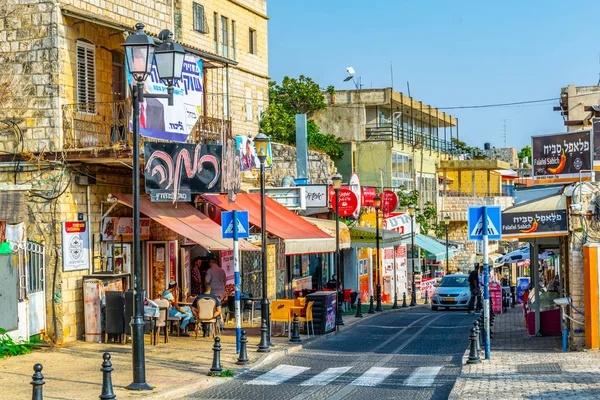 Tsfat, Israël, 13 September 2018: Bekijken van een commerciële straat — Stockfoto