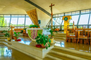 Capernaum, İsrail, 15 Eylül 2018: İç modern bir Chur