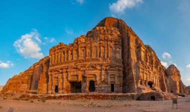 Korint ve Sarayı mezarlar, petra, Ürdün