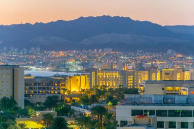 Ürdün Akabe Körfezi'nin gün batımı görünümü