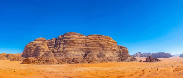 Landschap van wadi rum woestijn in Jordanië — Stockfoto