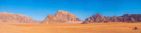 Táj a wadi rum desert, Jordánia — Stock Fotó