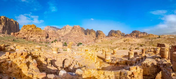 Romjai a nagy templom: Petra, Jordánia — Stock Fotó