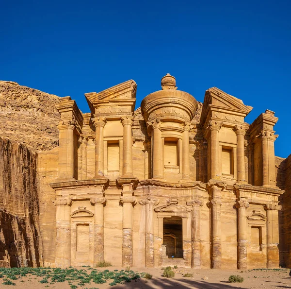 Graf van het klooster in Petra, Jordan — Stockfoto