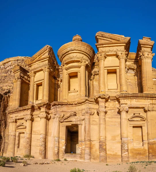 Túmulo do mosteiro em Petra, Jordânia — Fotografia de Stock
