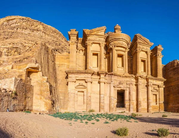 Graf van het klooster in Petra, Jordan — Stockfoto