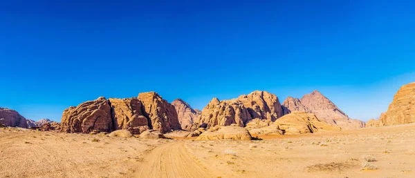 Táj a wadi rum desert, Jordánia — Stock Fotó