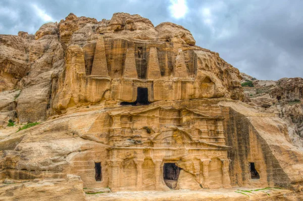 Tumba del Obelisco y Bab As Siq Triclinium en Petra, Jordania — Foto de Stock