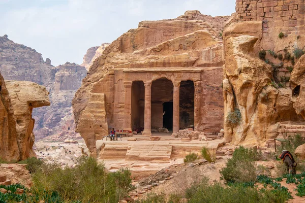 Salón de jardín en Petra, Jordania —  Fotos de Stock