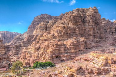 Qasr al Bint: Petra, Jordan arkasında al Habis dağ