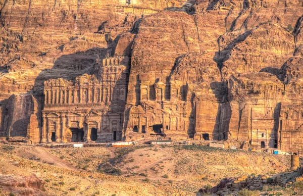 Шовк, коринфського і палац гробниці в petra, Йорданія — стокове фото