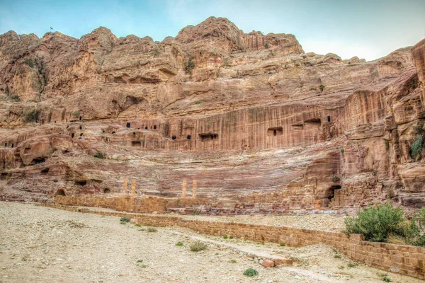 Petra, Ürdün'de antik tiyatro gün batımı görünümü — Stok fotoğraf