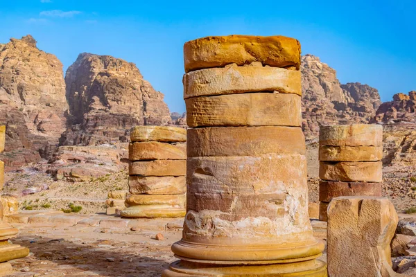 ペトラ、ヨルダンで偉大な寺院の遺跡 — ストック写真