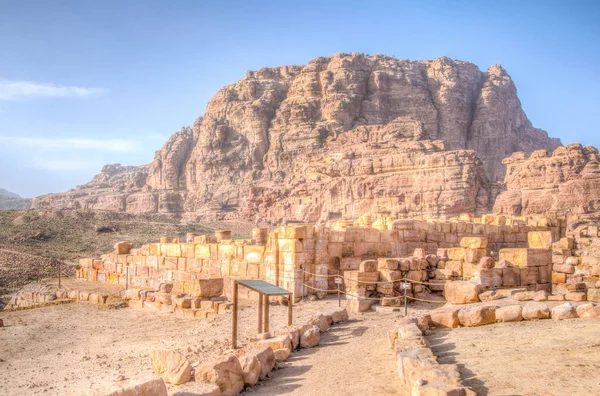 Tapınak, Petra, Ürdün kanatlı aslan — Stok fotoğraf