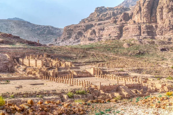 Ruiny Velkého chrámu v Petra, Jordánsko — Stock fotografie