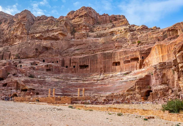 Vista del amanecer del teatro antiguo en Petra, Jordania — Foto de Stock