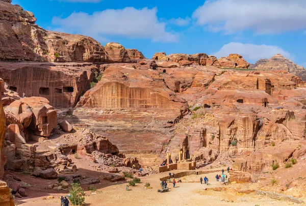 Vue du lever du soleil sur le théâtre antique à Petra, Jordanie — Photo