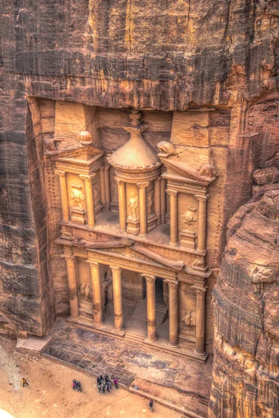 Luftaufnahme des al-Khazneh-Grabes, auch Schatzkammer in Petra genannt, jo — Stockfoto