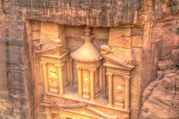 Flygfoto över Al Khazneh graven kallas även Treasury på Petra, Jo — Stockfoto