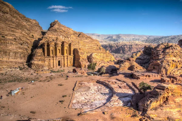 Túmulo do mosteiro em Petra, Jordânia — Fotografia de Stock