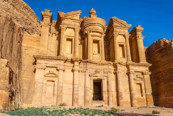 Graf van het klooster in Petra, Jordan — Stockfoto