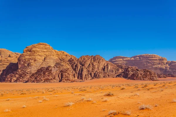 Landschap van wadi rum woestijn in Jordanië — Stockfoto